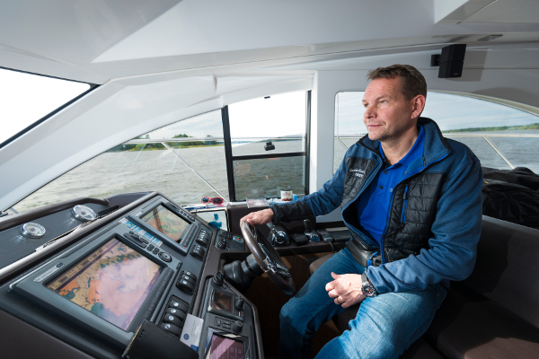 MS Joy captain 600px