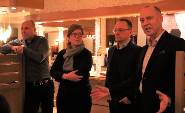 Hippi Hovi, Mari Pohjanniemi-Kivi, Tommi Virkama och Kjell Nydahl.