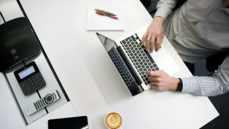 tyler franta iusJ25iYu1c unsplash